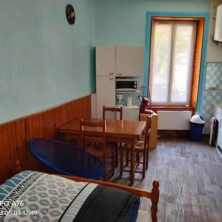 Le Nid Douillet Industriel Apartment La Bourboule Ngoại thất bức ảnh